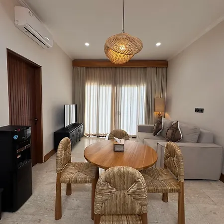 Regina Suite